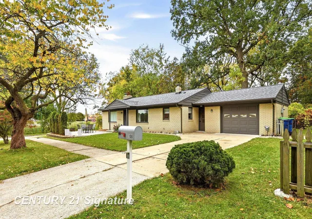 Photo 2 of Single family home for sale at 106 E Chestnut Ave, Bay City, MI 48706 | MLS# 61050224218 | Listing updated on 2026-10-08