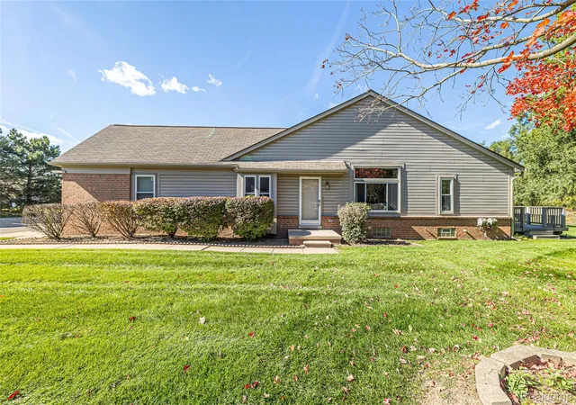 Photo 1 of Sale Pending at 34438 Manor Run Cir #36, Sterling Heights, MI 48312 | MLS# 20261081567 | Listing updated on 2026-10-20
