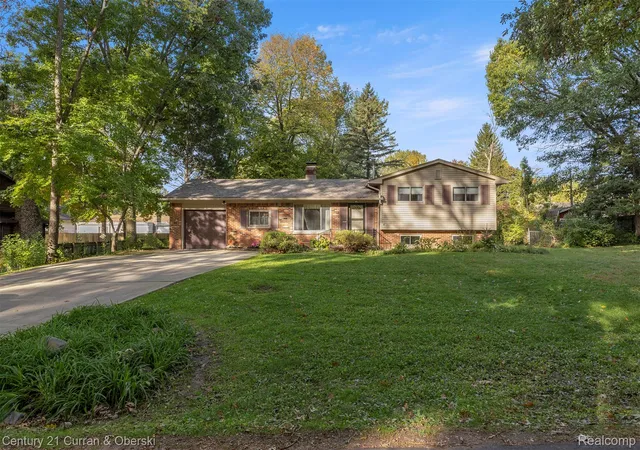 Photo 1 of Single family home for sale at 3324 Maple Dr, Ypsilanti, MI 48197 | MLS# 20261081568 | Listing updated on 2026-10-11