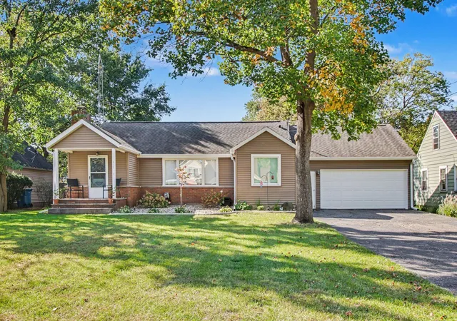 Photo 1 of Single family home for sale at 415 Douglas Dr, Decatur, MI 49045 | MLS# 65026053607 | Listing updated on 2026-10-08