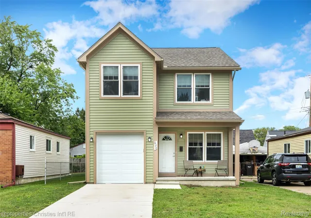 Photo 1 of Single family home for sale at 628 W Hudson Ave, Madison Heights, MI 48071 | MLS# 20261081570 | Listing updated on 2026-10-09