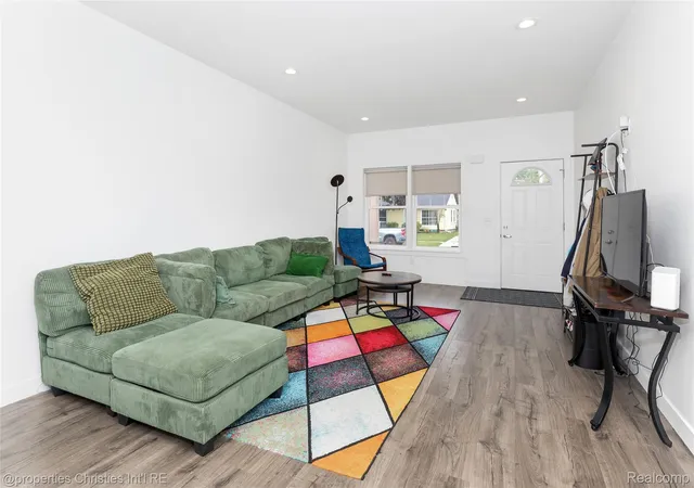 Photo 2 of Single family home for sale at 628 W Hudson Ave, Madison Heights, MI 48071 | MLS# 20261081570 | Listing updated on 2026-10-09