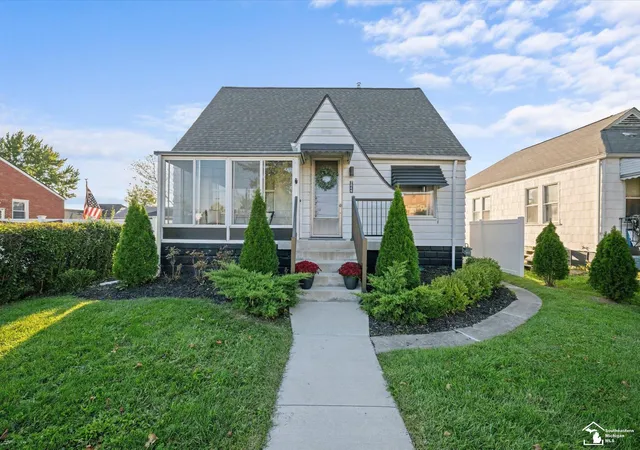 Photo 2 of Single family home for sale at 2846 William R St, Trenton, MI 48183 | MLS# 57050224227 | Listing updated on 2026-10-10