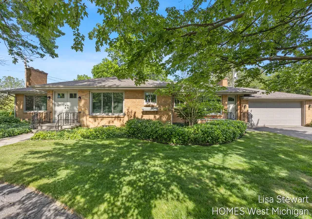 Single family home for sale at 1410 Woodcliff Dr SE, Grand Rapids, MI 49506 | MLS# 65026053611