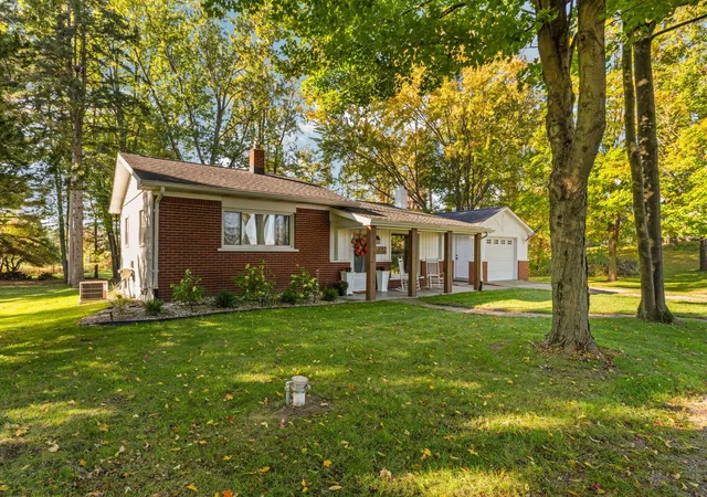 Photo 1 of Single family home for sale at 4033 Jewell Rd, Howell, MI 48843 | MLS# 81026053614 | Listing updated on 2026-10-11