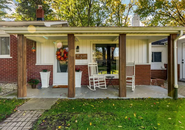 Photo 3 of Single family home for sale at 4033 Jewell Rd, Howell, MI 48843 | MLS# 81026053614 | Listing updated on 2026-10-11