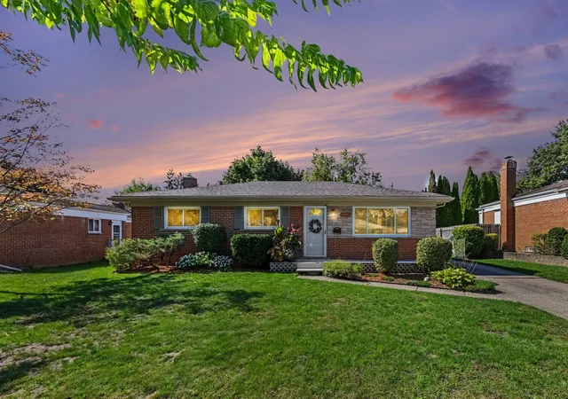 Photo 3 of Single family home for sale at 14441 Arden St, Livonia, MI 48154 | MLS# 81026053610 | Listing updated on 2026-10-11