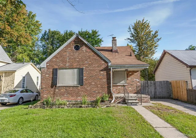 Photo 2 of Single family home for sale at 5070 Lafontaine St, Grosse Pointe, MI 48236 | MLS# 20261081575 | Listing updated on 2026-10-19