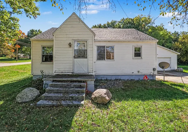 Photo 2 of Single family home for sale at 292 E Michigan Ave, Hesperia, MI 49421 | MLS# 67026053618 | Listing updated on 2026-10-08