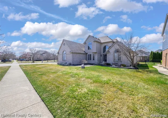 Photo 3 of Single family home for sale at 56175 Saint Andrews Dr, Macomb, MI 48042 | MLS# 20261081581 | Listing updated on 2026-10-10