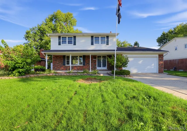 Photo 1 of Sale Pending at 16515 Festian Dr, Clinton Township, MI 48035 | MLS# 20261081582 | Listing updated on 2026-10-15