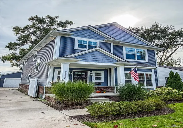 Photo 3 of Single family home for sale at 2220 Barrett Ave, Royal Oak, MI 48067 | MLS# 20261081584 | Listing updated on 2026-10-11