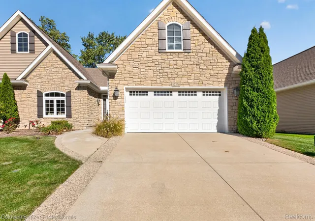 Condo for sale at 12270 Worthington Ct, Grand Blanc, MI 48439 | MLS# 20261081594