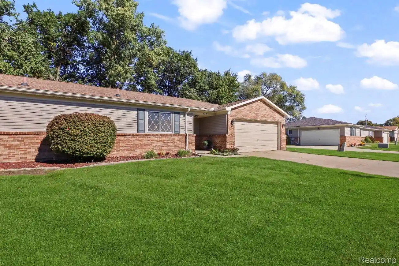 Listing Photo 2 - Condo for sale in 16891 N Gardenia Dr located at 16891 N Gardenia Dr, Fraser, MI 48026 - Unit 16891 N Gardenia Dr