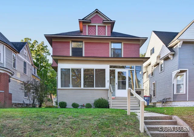 Photo 1 of Single family home for sale at 1318 Wealthy St Se, Grand Rapids, MI 49506 | MLS# 65026053631 | Listing updated on 2026-10-15