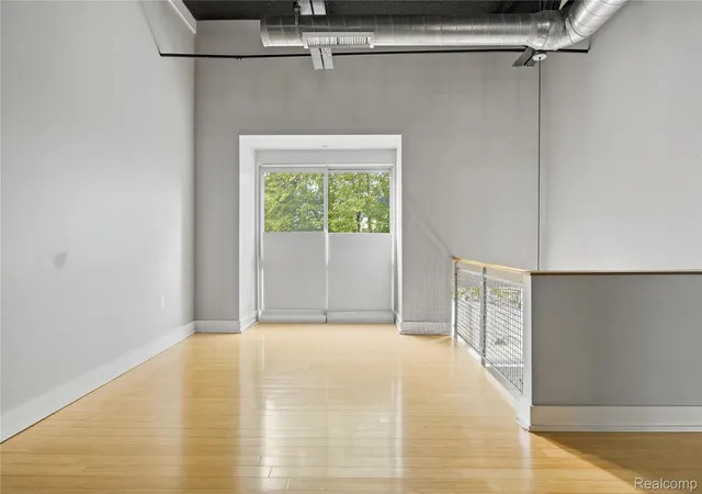 Photo 3 of Condo for sale at 440 E Parent Ave, Royal Oak, MI 48067 | MLS# 20261081601 | Listing updated on 2026-10-09