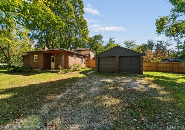 Photo 2 of Single family home for sale at 2444 Packard St, Ann Arbor, MI 48104 | MLS# 20261081603 | Listing updated on 2026-10-11