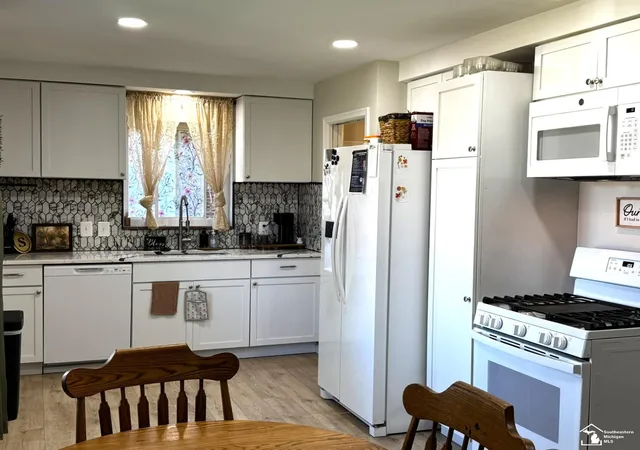 Photo 3 of Single family home for sale at 1427 Riverbank St, Lincoln Park, MI 48146 | MLS# 57050224247 | Listing updated on 2026-10-12