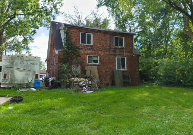 Photo 2 of Single family home for sale at 22725 Quinn Rd, Clinton Township, MI 48035 | MLS# 20261081609 | Listing updated on 2026-10-09