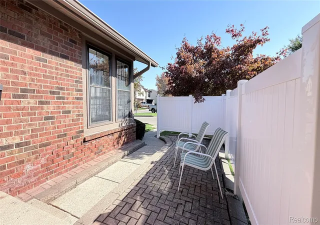 Photo 2 of Condo for sale at 2768 Roundtree Dr, Troy, MI 48083 | MLS# 20261081613 | Listing updated on 2026-10-14