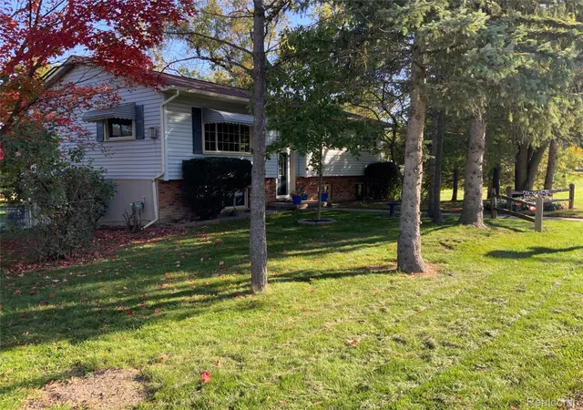 Photo 2 of Single family home for sale at 3828 Morgan Rd, Lake Orion, MI 48359 | MLS# 20261081625 | Listing updated on 2026-10-10