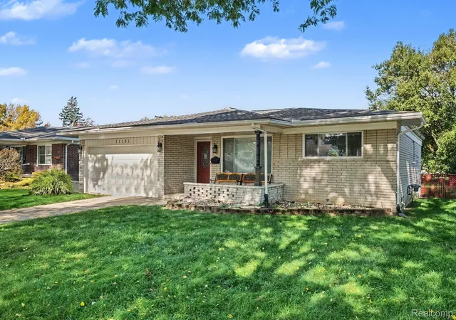 Photo 3 of Single family home for sale at 11191 Lorman Dr, Sterling Heights, MI 48312 | MLS# 20261081633 | Listing updated on 2026-10-12