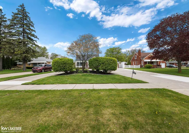 Photo 3 of Single family home for sale at 21215 E 11 Mile Rd, Saint Clair Shores, MI 48081 | MLS# 58050224256 | Listing updated on 2026-10-08