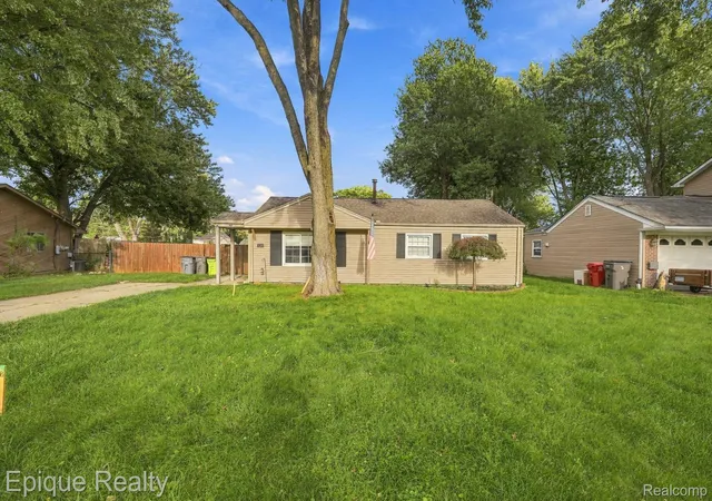 Photo 1 of Single family home for sale at 37106 Farley St, Clinton Township, MI 48036 | MLS# 20261081646 | Listing updated on 2026-10-12