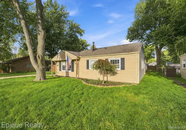 Photo 2 of Single family home for sale at 37106 Farley St, Clinton Township, MI 48036 | MLS# 20261081646 | Listing updated on 2026-10-12