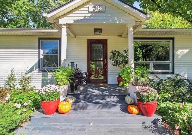 Photo 3 of Single family home for sale at 742 Kuehnle Ave, Ann Arbor, MI 48103 | MLS# 81026053665 | Listing updated on 2026-10-12