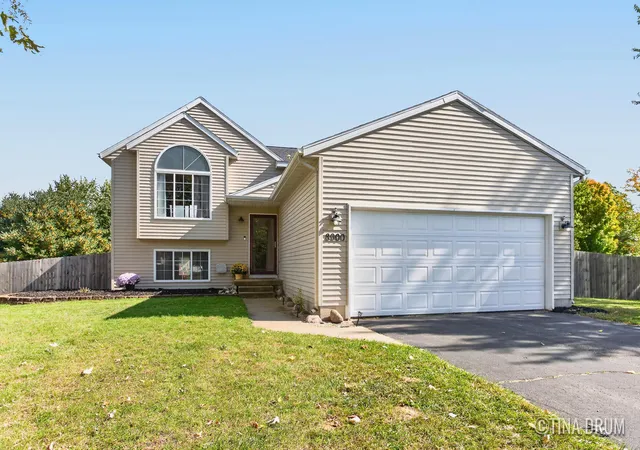 Photo 2 of Single family home for sale at 8900 Parker Woods Dr Nw, Sparta, MI 49345 | MLS# 65026053667 | Listing updated on 2026-10-08