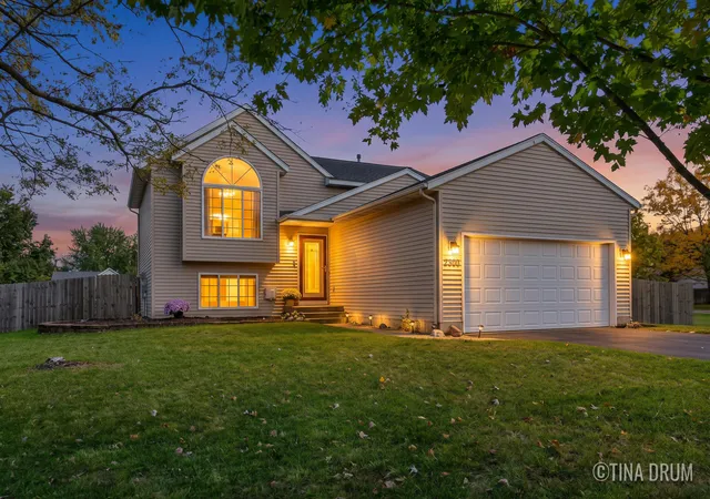 Photo 3 of Single family home for sale at 8900 Parker Woods Dr Nw, Sparta, MI 49345 | MLS# 65026053667 | Listing updated on 2026-10-08
