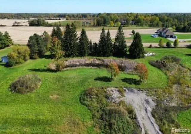 Photo 1 of Sale Pending at 75252 True Rd, Armada, MI 48005 | MLS# 20261081654 | Listing updated on 2026-10-10