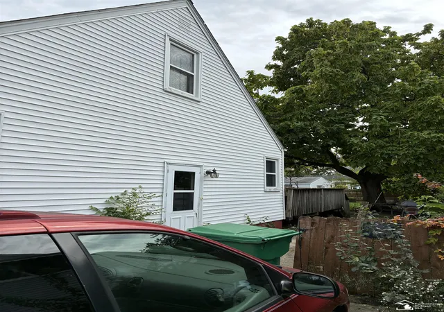Photo 3 of Single family home for sale at 28511 James St, Garden City, MI 48135 | MLS# 57050224264 | Listing updated on 2026-10-12