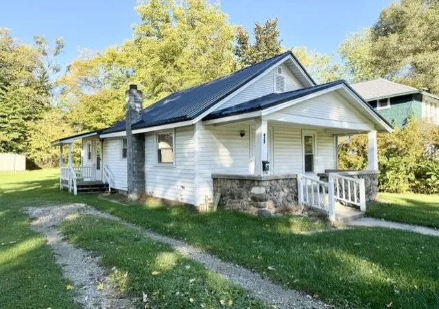 Photo 1 of Single family home for sale at 422 Rockingham Ave, Alma, MI 48801 | MLS# 79080074338 | Listing updated on 2026-10-11
