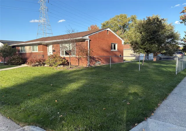 Photo 2 of Single family home for sale at 31114 Roan Dr, Warren, MI 48093 | MLS# 20261081662 | Listing updated on 2026-10-09