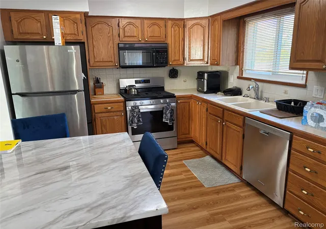 Photo 3 of Single family home for sale at 31114 Roan Dr, Warren, MI 48093 | MLS# 20261081662 | Listing updated on 2026-10-09