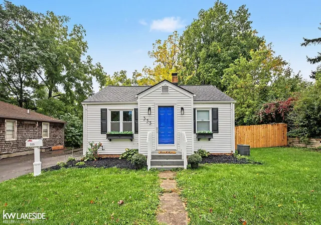 Photo 2 of Single family home for sale at 355 W Saint Clair St, Romeo, MI 48065 | MLS# 58050224268 | Listing updated on 2026-10-08