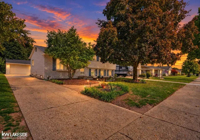 Photo 1 of Single family home for sale at 14453 Alpena Dr, Sterling Heights, MI 48313 | MLS# 58050224269 | Listing updated on 2026-10-21