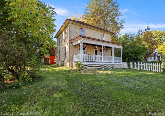 Photo 1 of Single family home for sale at 1926 E Broadway St, Mount Pleasant, MI 48858 | MLS# 20261081667 | Listing updated on 2026-10-10