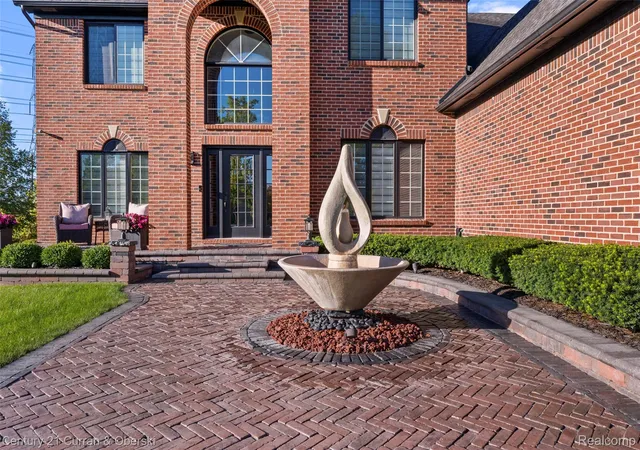 Photo 2 of Single family home for sale at 653 Holbrooke Dr, Canton, MI 48187 | MLS# 20261081674 | Listing updated on 2026-10-13
