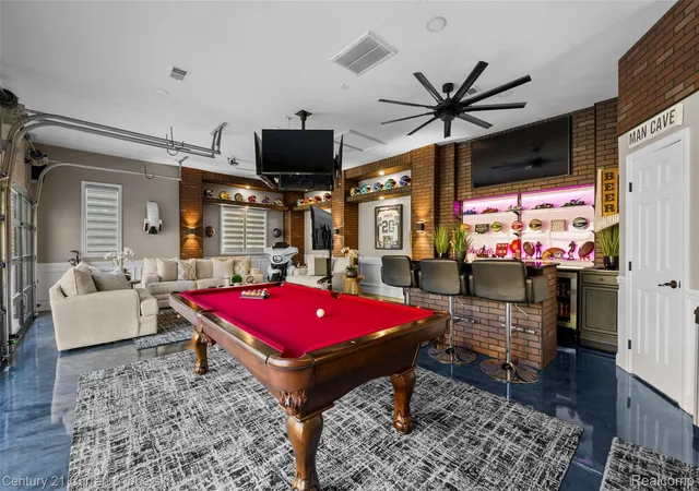Photo 3 of Single family home for sale at 653 Holbrooke Dr, Canton, MI 48187 | MLS# 20261081674 | Listing updated on 2026-10-13