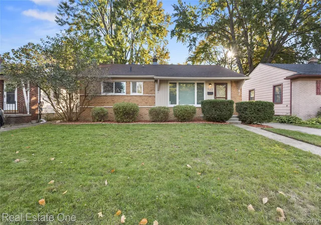 Photo 1 of Sale Pending at 722 Symes Ave, Royal Oak, MI 48067 | MLS# 20261081676 | Listing updated on 2026-10-20