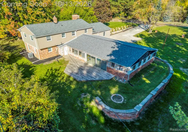 Photo 3 of Single family home for sale at 852 E Gunn Rd, Rochester, MI 48306 | MLS# 20261081686 | Listing updated on 2026-10-18