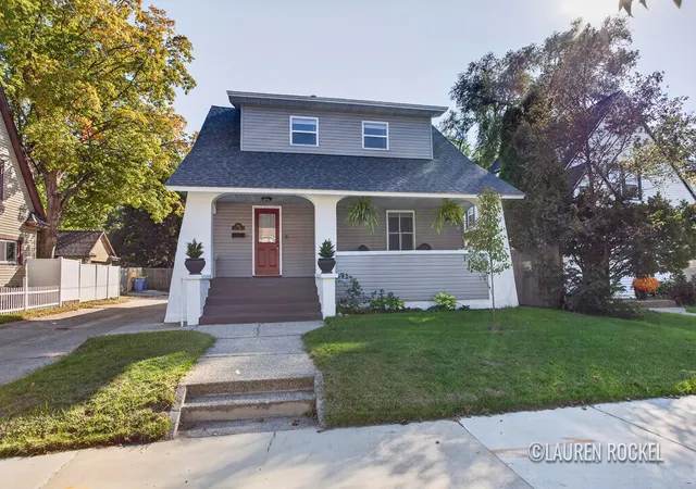 Photo 1 of Single family home for sale at 1242 Fisk Rd Se, Grand Rapids, MI 49506 | MLS# 65026053709 | Listing updated on 2026-10-23
