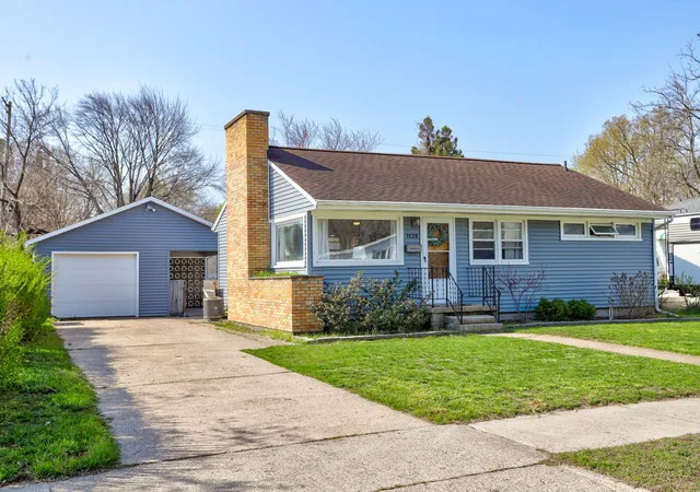 Photo 1 of Sale Pending at 1138 Park Ave, Grand Haven, MI 49417 | MLS# 65026053716 | Listing updated on 2026-10-09