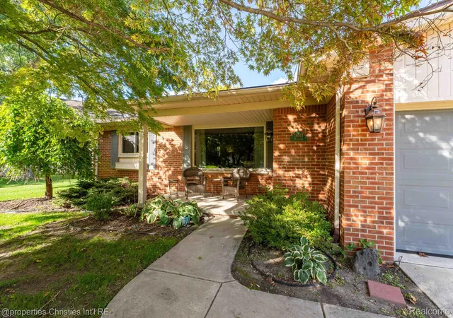 Photo 1 of Single family home for sale at 18544 Williams St, Livonia, MI 48152 | MLS# 20261081701 | Listing updated on 2026-10-10