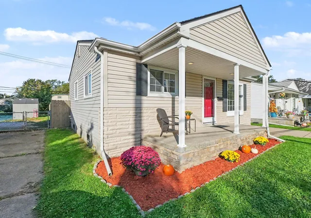 Photo 3 of Single family home for sale at 9098 Clippert St, Taylor, MI 48180 | MLS# 81026053728 | Listing updated on 2026-10-17