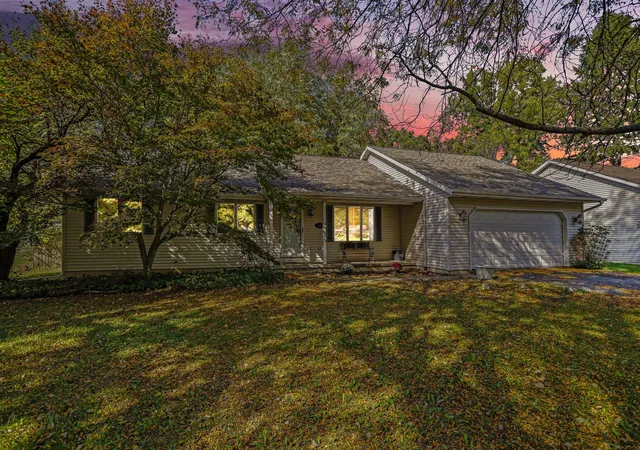 Photo 2 of Single family home for sale at 114 Christy, Battle Creek, MI 49015 | MLS# 64026053727 | Listing updated on 2026-10-20