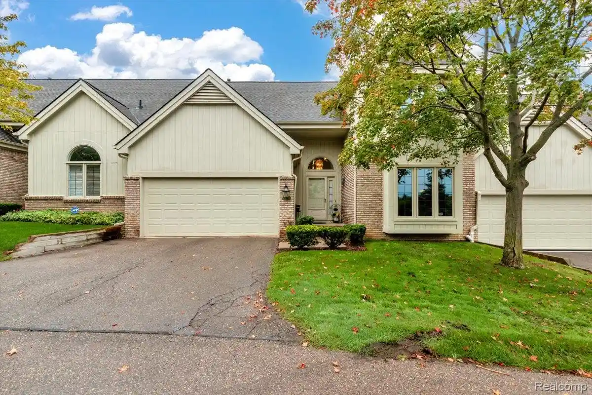 Listing Photo 1 - Condo for sale in 24547 Martel Dr located at 24547 Martel Dr, Farmington Hills, MI 48335 - Unit 24547 Martel Dr